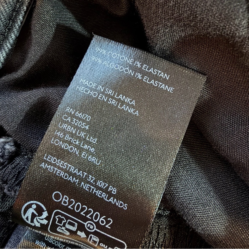 Pilcro Washed Black / Charcoal Gray Cropped Length Jeans Size 26 - Picture 16 of 16